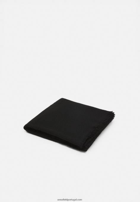 mulheres cachecol preto F4BZ0D2826 Anna Field