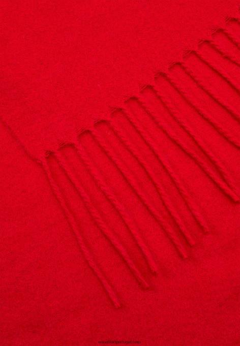 mulheres cachecol vermelho F4BZ0D2827 Anna Field