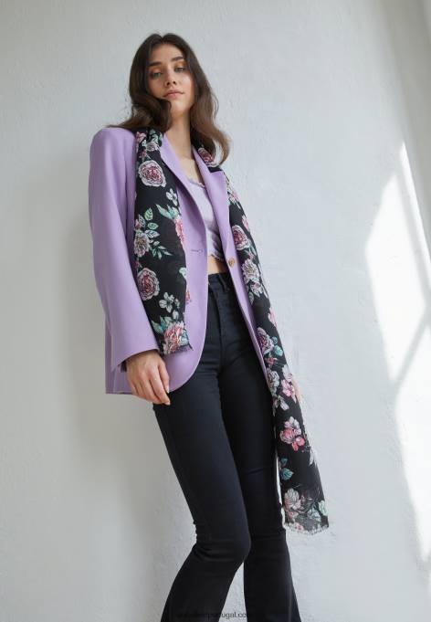 mulheres lençol preto F4BZ0D2839 Anna Field