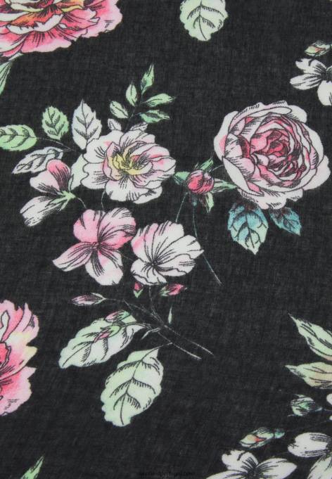 mulheres lençol preto F4BZ0D2839 Anna Field