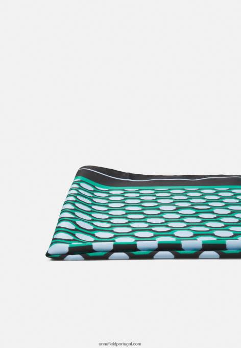 mulheres lençol verde F4BZ0D2847 Anna Field