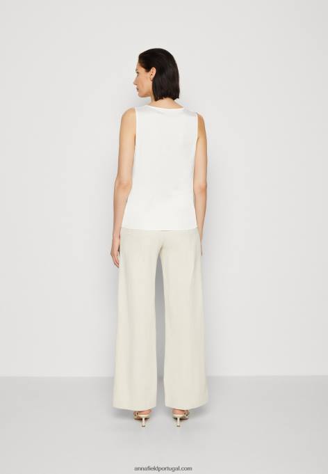 mulheres topo fora do branco F4BZ0D399 Anna Field