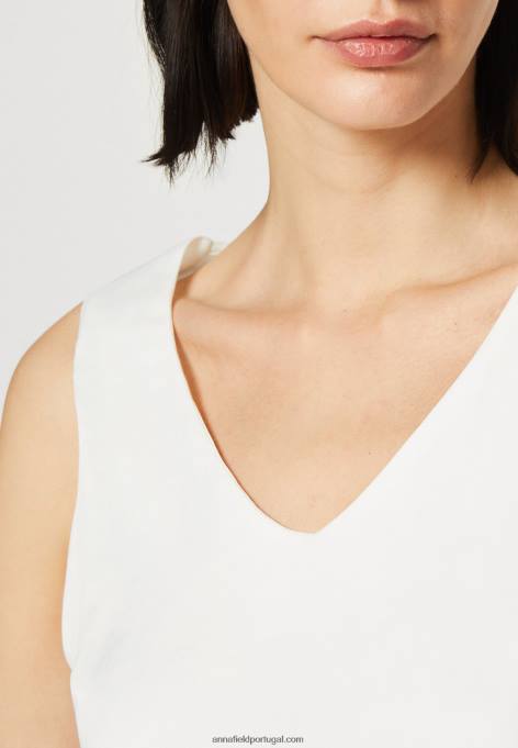 mulheres topo fora do branco F4BZ0D399 Anna Field