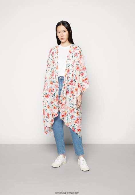 mulheres capa vermelha F4BZ0D727 Anna Field