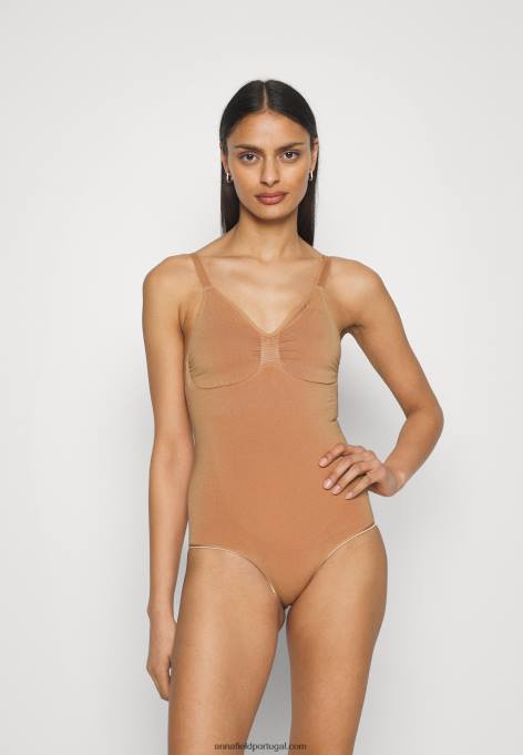 mulheres corpo nu F4BZ0D1021 Anna Field