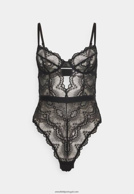 mulheres corpo preto F4BZ0D1018 Anna Field