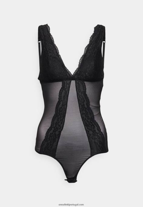 mulheres corpo preto F4BZ0D1019 Anna Field