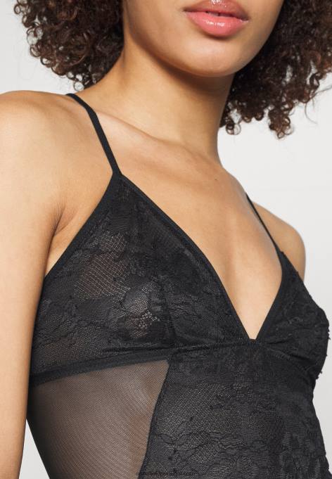 mulheres corpo preto F4BZ0D1022 Anna Field