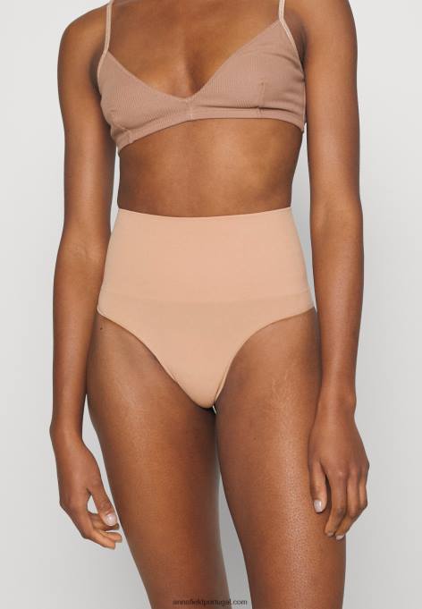 mulheres modelador nu F4BZ0D1036 Anna Field