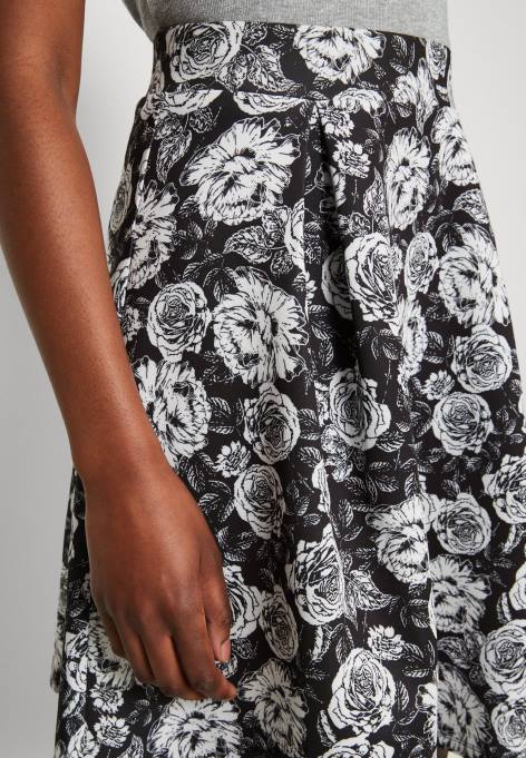 mulheres saia plissada preta/branca F4BZ0D777 Anna Field