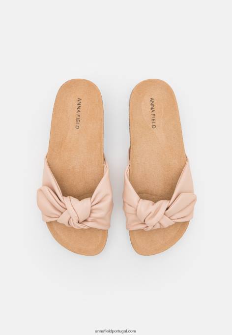 mulheres mula rosa F4BZ0D1874 Anna Field