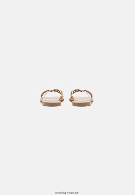 mulheres mulas de ouro F4BZ0D1880 Anna Field