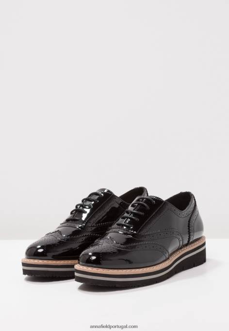 mulheres rendas pretas F4BZ0D1850 Anna Field