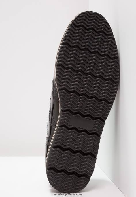 mulheres rendas pretas F4BZ0D1850 Anna Field